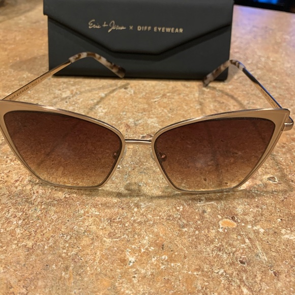 DIFF Becky Sunglasses - Picture 4 of 4